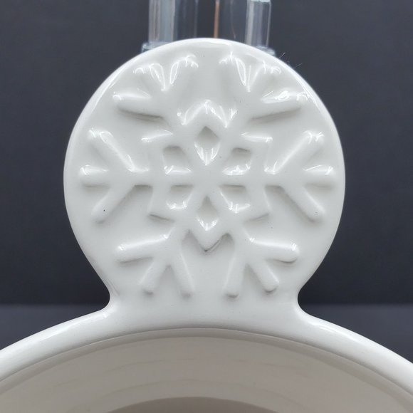 Hallmark Nesting Ceramic Measuring Cups Bowls Embossed Snowflake Handles - Picture 7 of 7